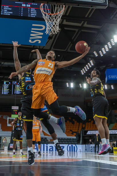 中场和后卫 中场和后卫