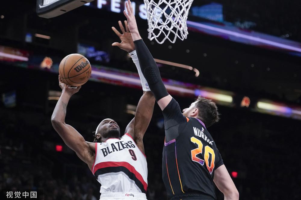 裁判果断鸣 裁判果断鸣