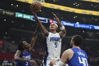 三口并排站 三口并排站